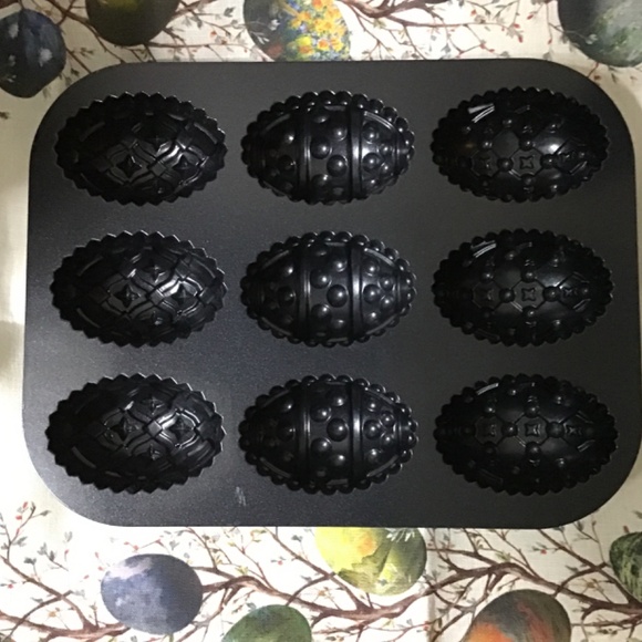 Nordic Ware Easter Egg Cake Pan - Picture 3 of 3